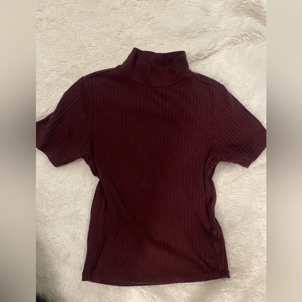 maroon shirt